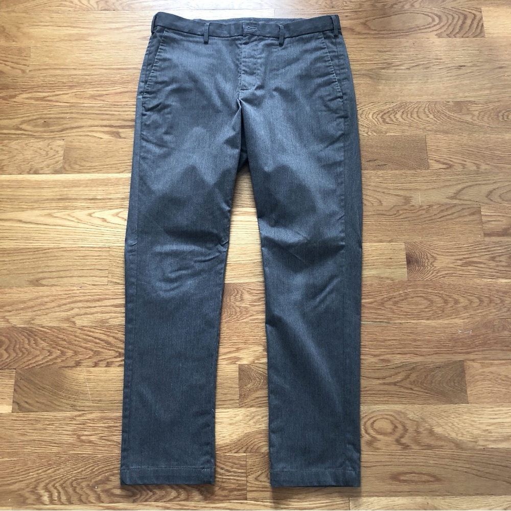 Uniqlo Men's Charcoal Gray Dress Pants